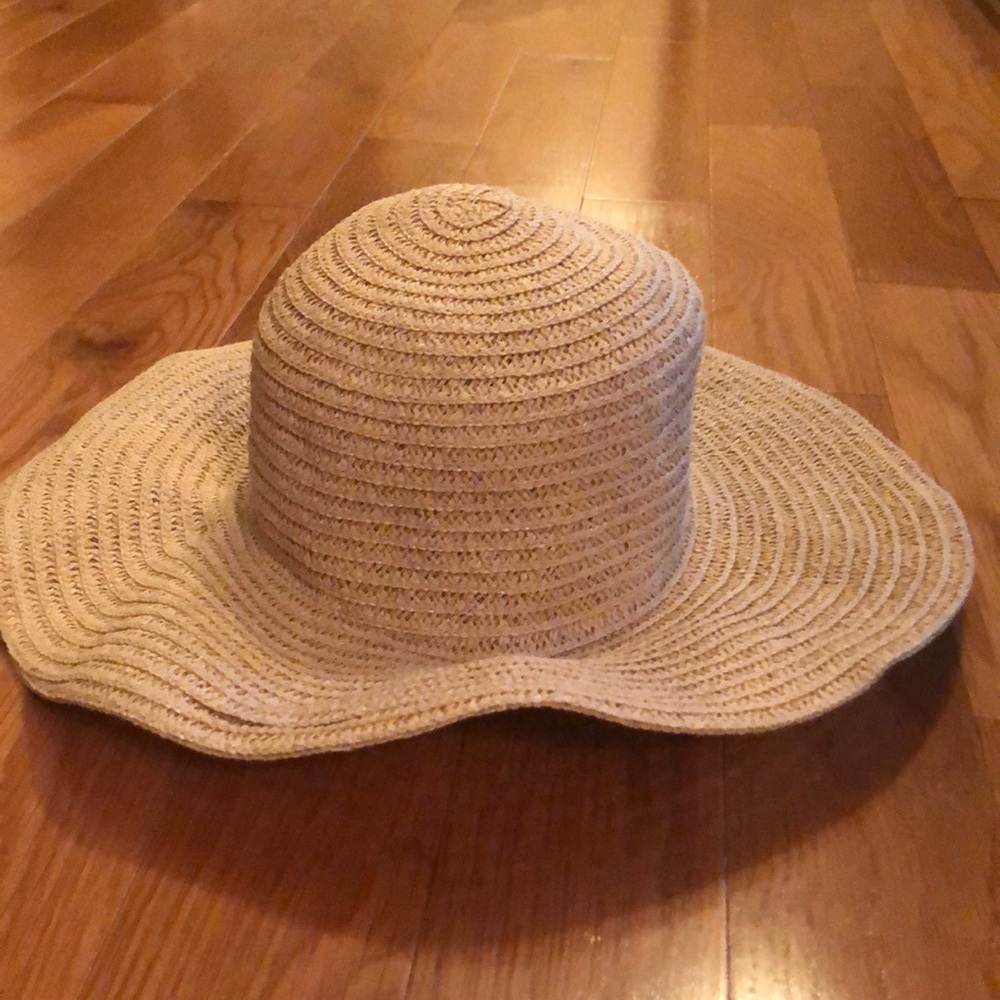 Floppy hat